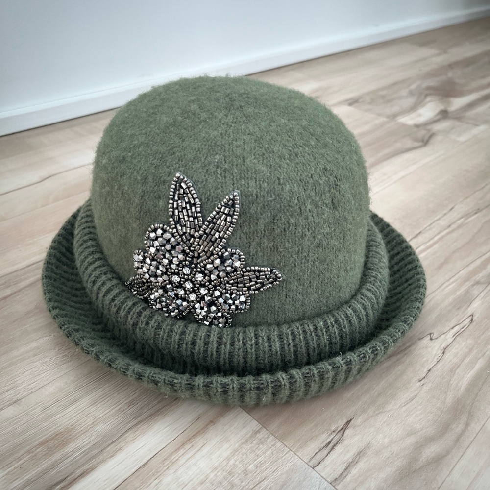 Something Special Green 100% Wool Hat Rhinestone Beaded Flower - Picture 7 of 7